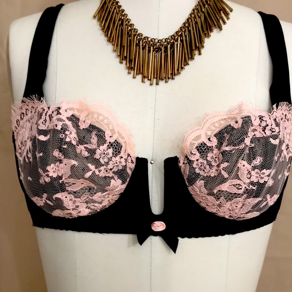 COPY - Agent Provocateur Single Underwire Bra; Black with Pink Lace; US 32D